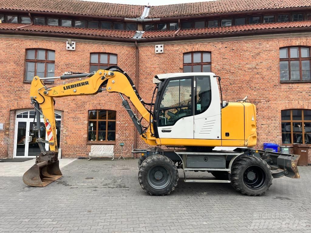 Liebherr A 910 Comp Wielgraafmachines