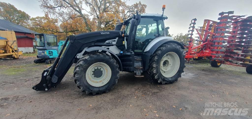 Valtra T 234 Versu Tractoren