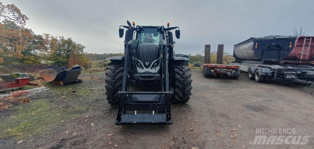 Valtra T 234 Versu Tractoren