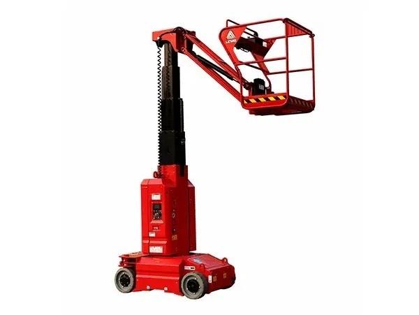 LGMG M 0810 JE Personenliften en invalideliften