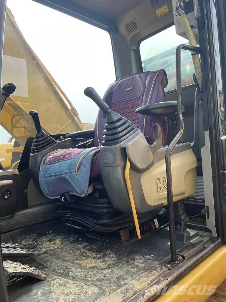 CAT 320d Rupsgraafmachines