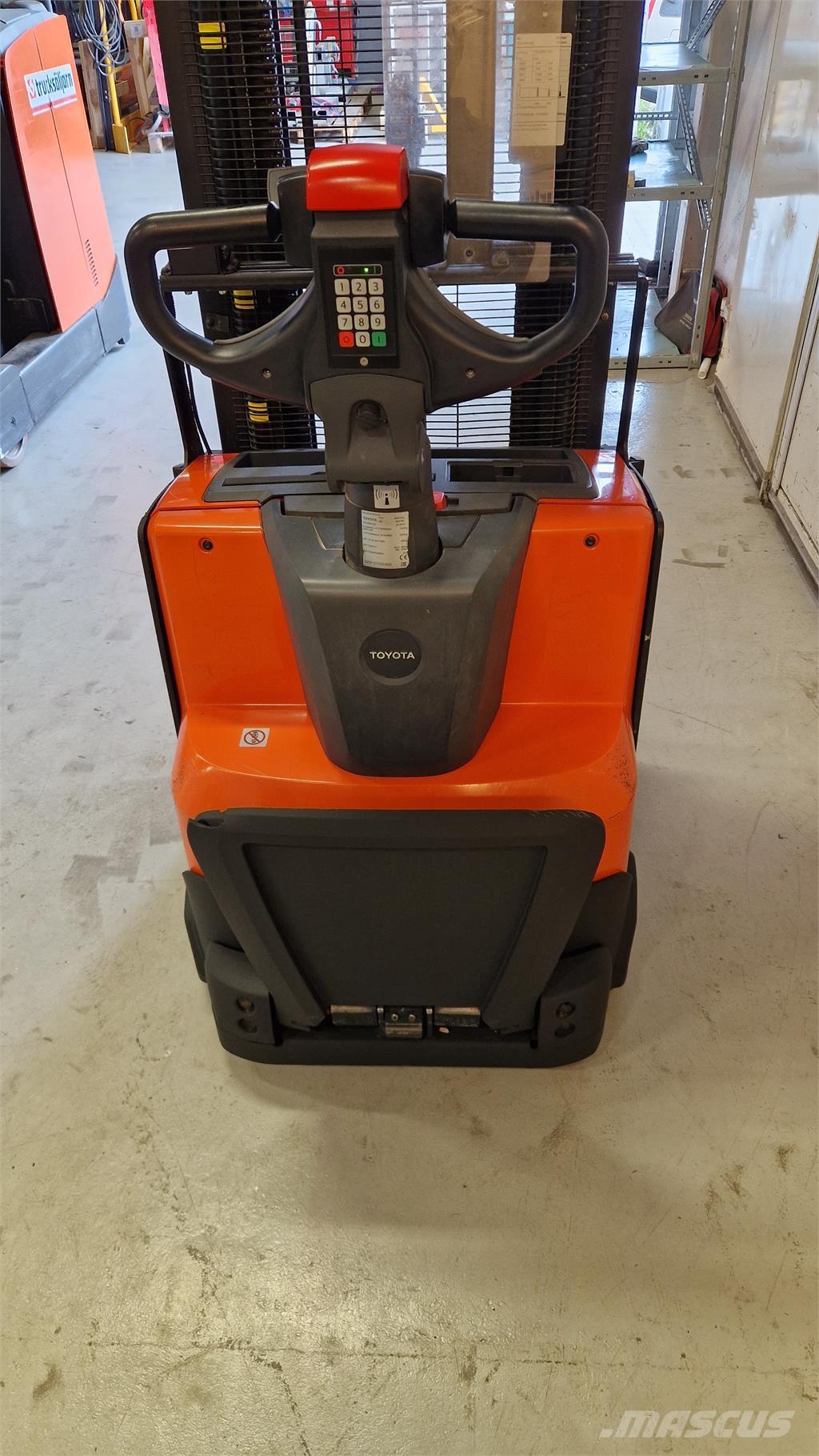 Toyota SWE140L Zelfrijdende stapelaars