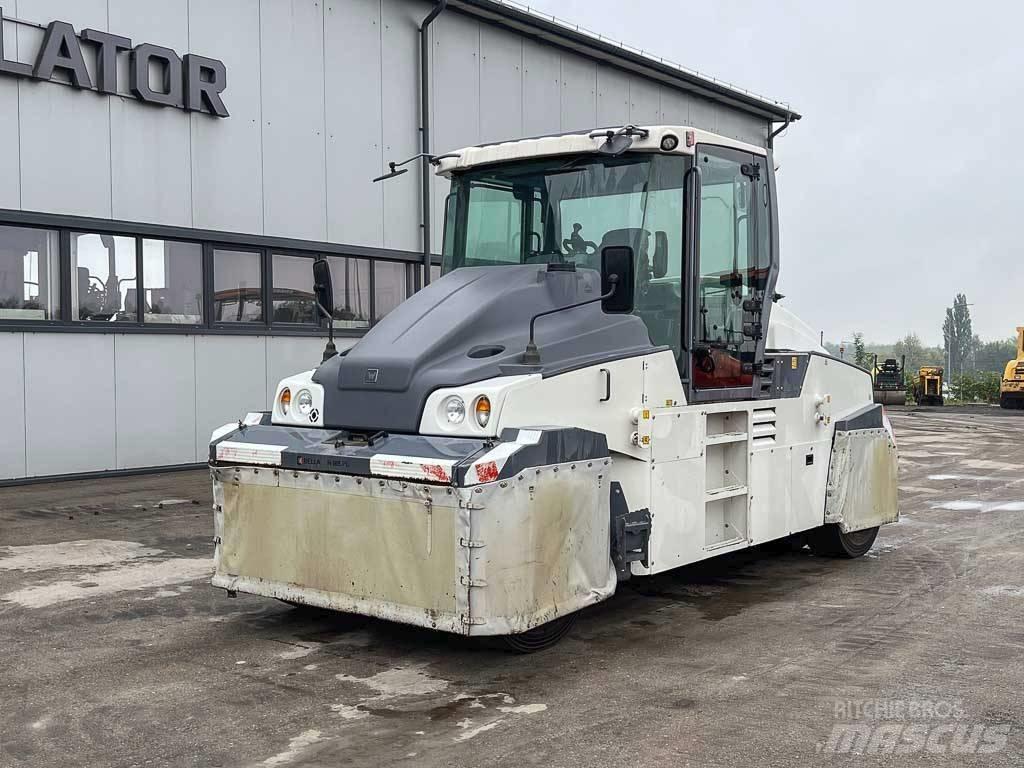 Hamm HP 280 i Bandenwalsen