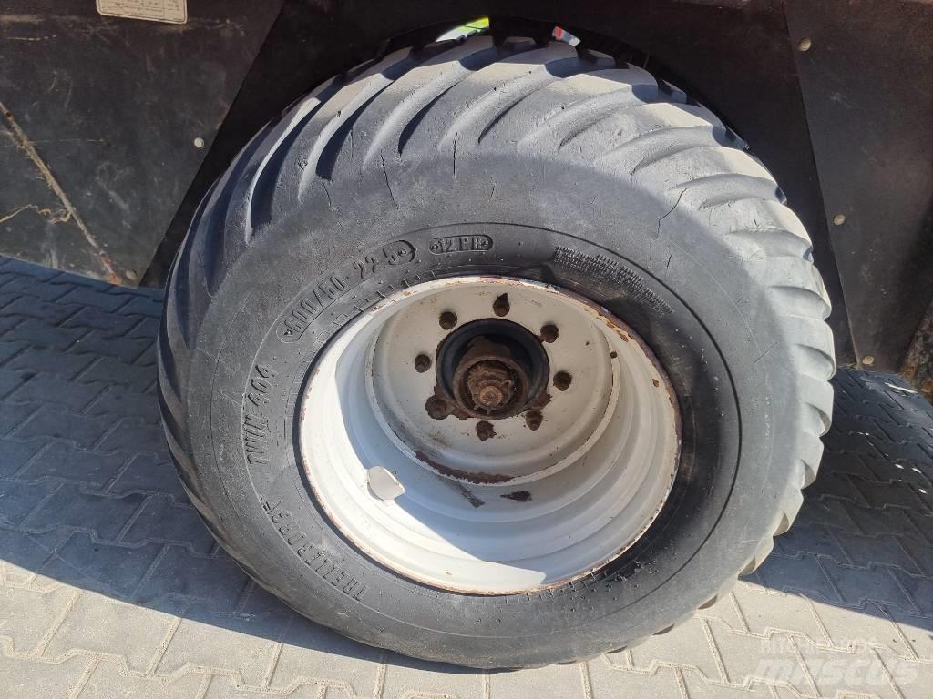 New Holland D 1210 Vierkante balenpers