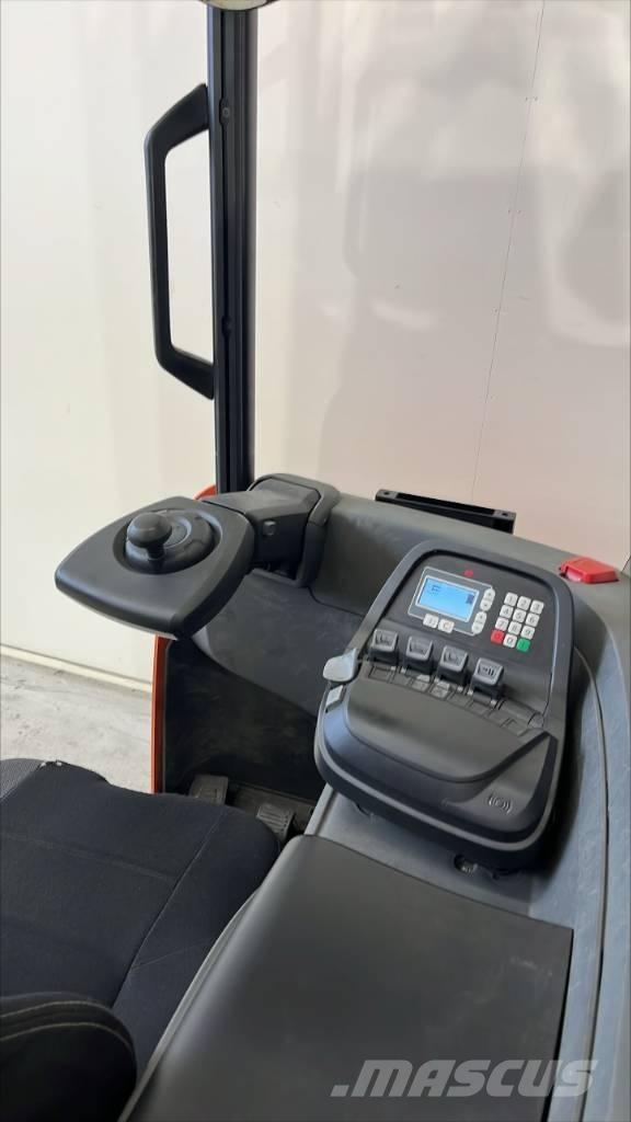 BT RR E 140 H Reachtruck voor hoog niveau