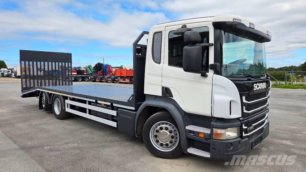 Scania P320 6X2*4 Vrachtwagen met vlakke laadvloer en lier