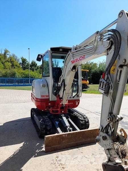 Takeuchi TB 230 Minigraafmachines < 7t