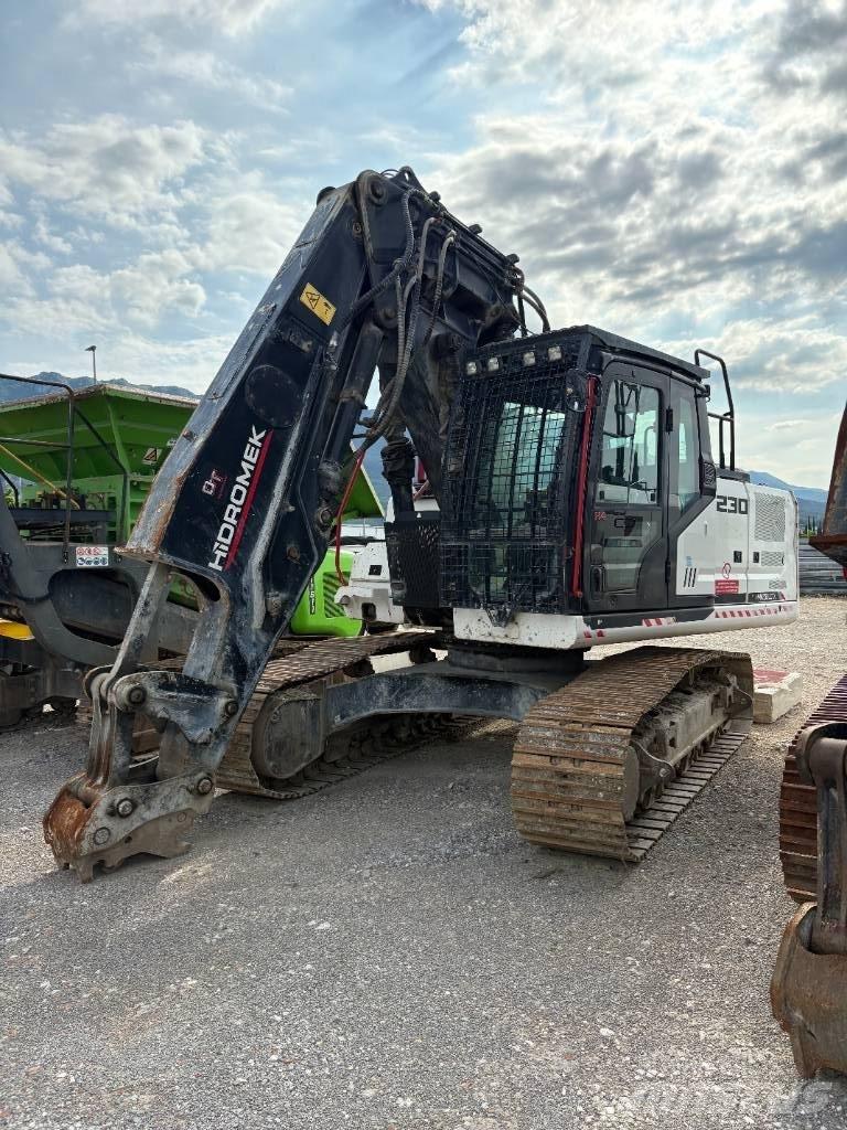Hidromek 230 LC TX Sloopgraafmachines