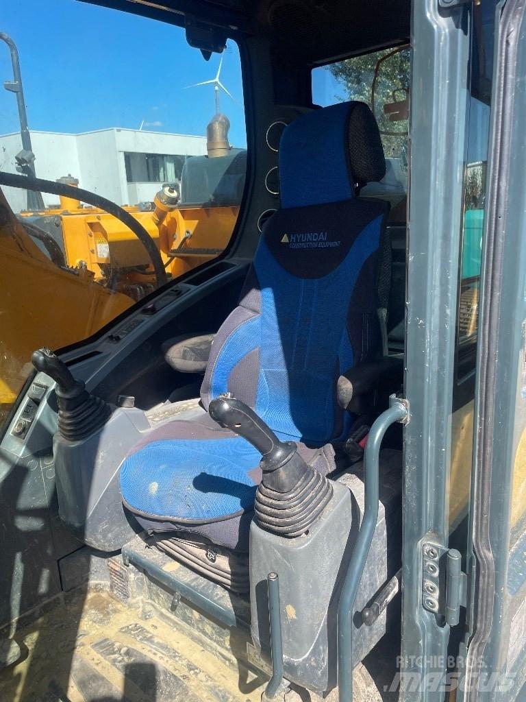 Hyundai HX 235 Rupsgraafmachines