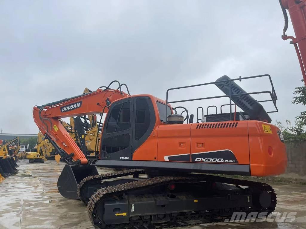 Doosan DX 300 LC Rupsgraafmachines