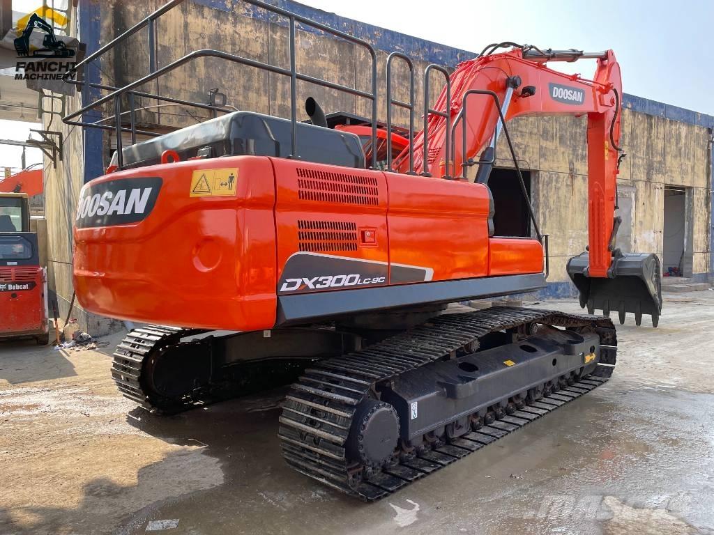 Doosan DX 300 LCA Rupsgraafmachines