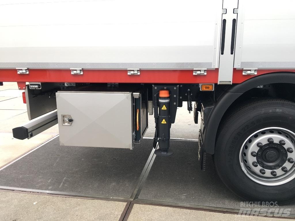 Scania R 500 LB Vlakke laadvloer met kraan