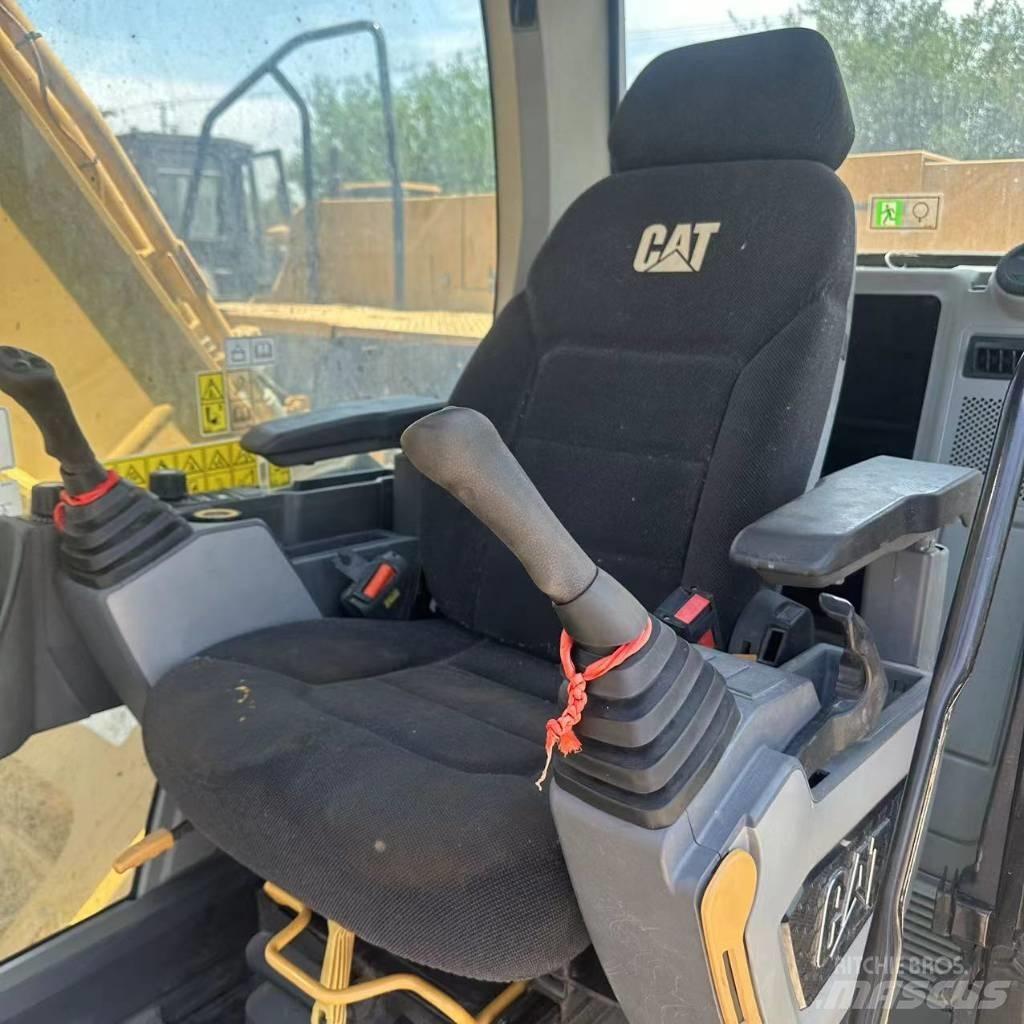 CAT 330 Rupsgraafmachines