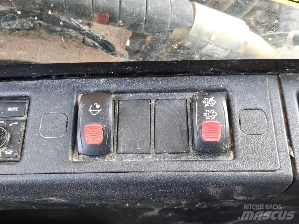 Hyundai HX 220 L Rupsgraafmachines