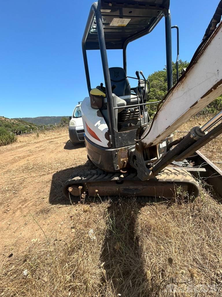  BOBACT E27 Minigraafmachines < 7t