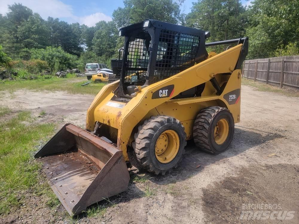 CAT 252 B 3 Schrankladers