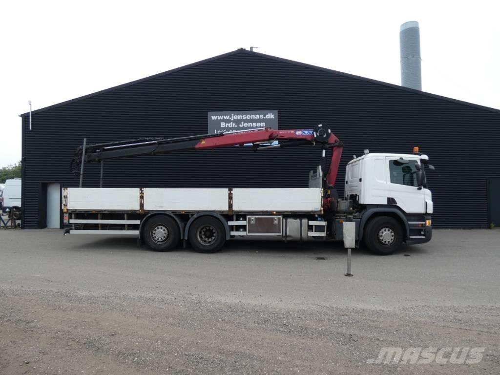 Scania P 360 Vlakke laadvloer met kraan