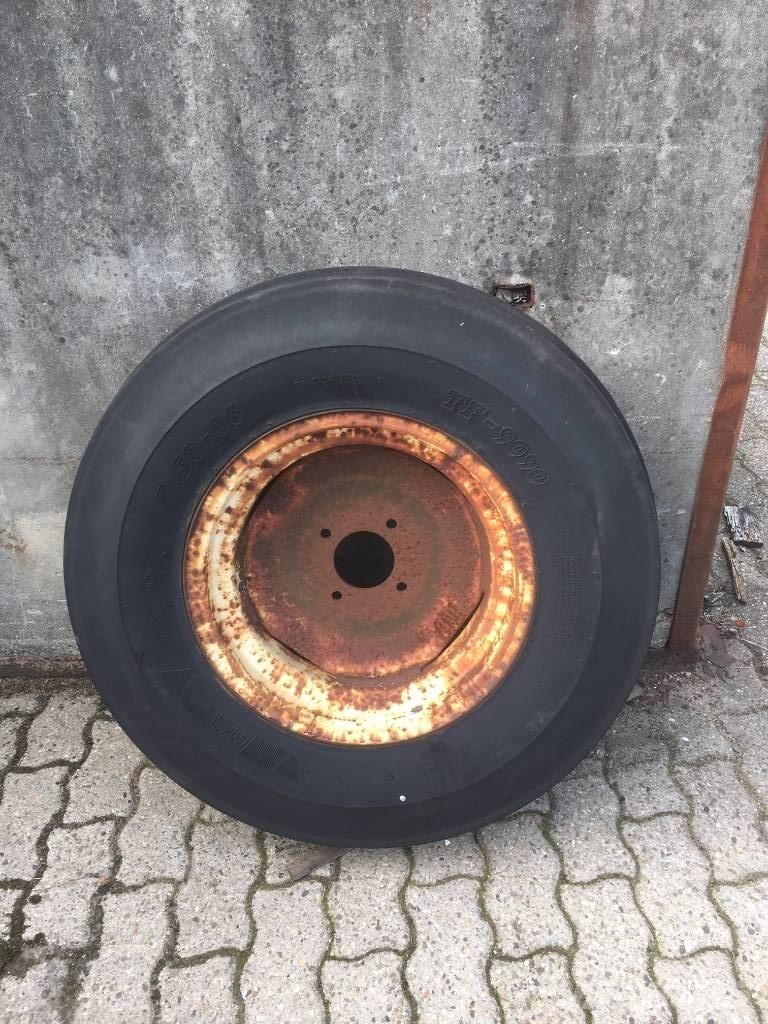 BKT 7.50 R 16 + velg Banden, wielen en velgen