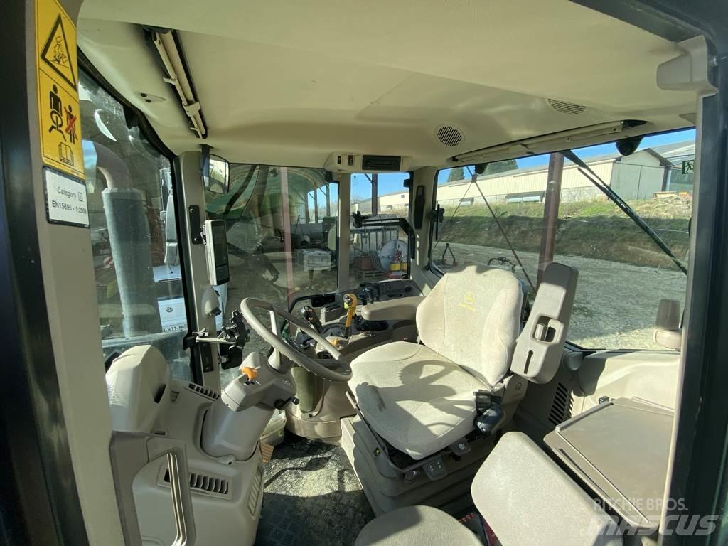 John Deere 6155 M Tractoren