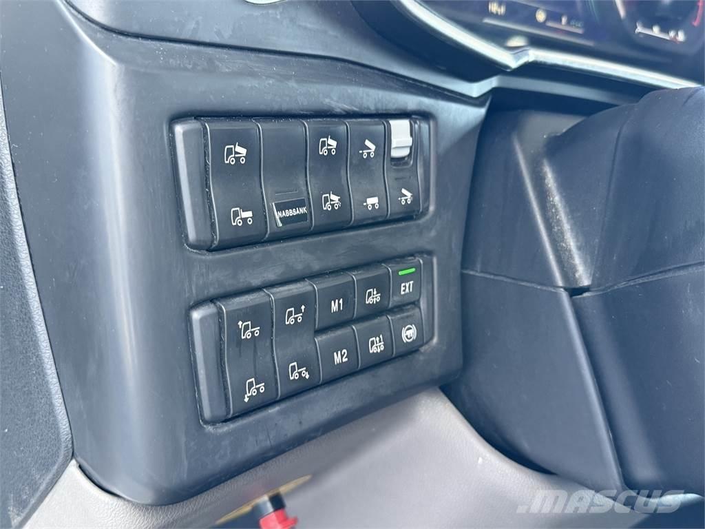 Scania R650 8x4 Chassis met cabine
