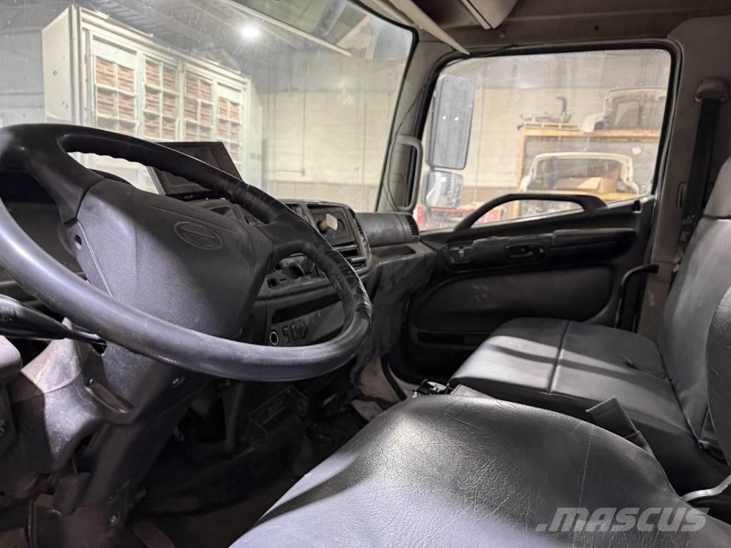 Hino 338 Vuilniswagens