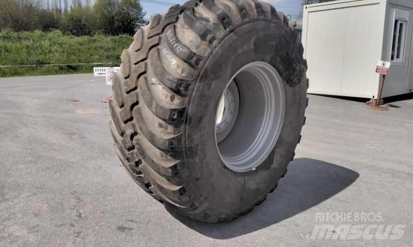 Alliance 800/60R32 Banden, wielen en velgen