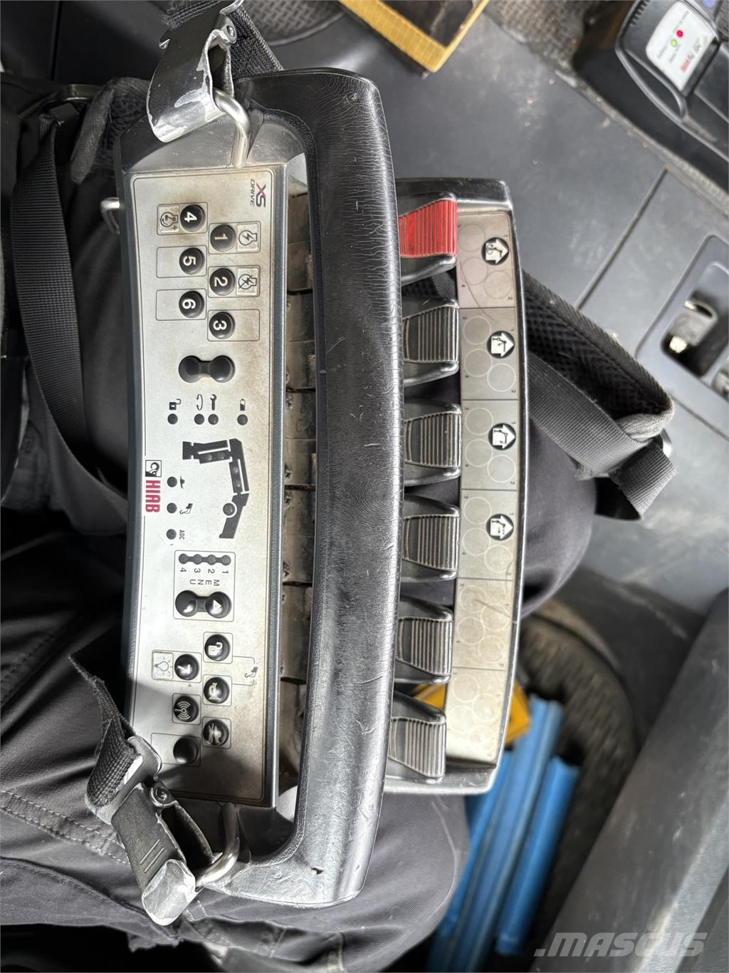 Scania P360 6x2*4 Vlakke laadvloer met kraan