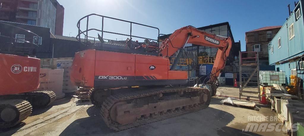 Doosan DX 300 LC Rupsgraafmachines