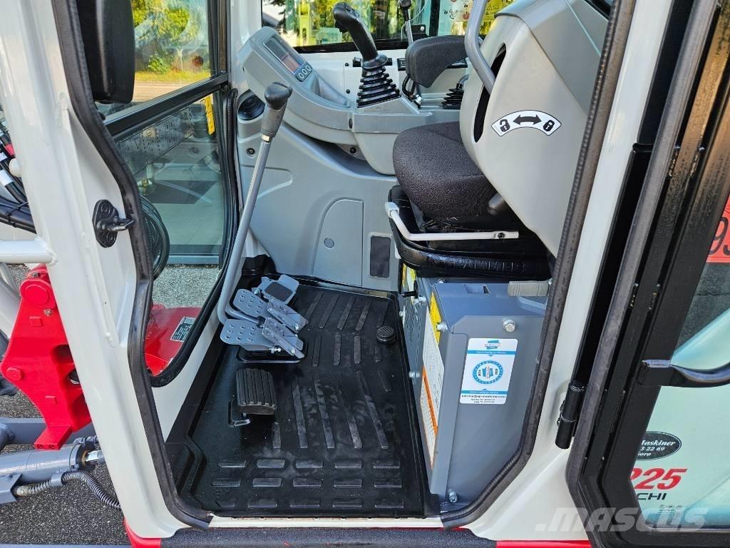 Takeuchi TB 225 Minigraafmachines < 7t