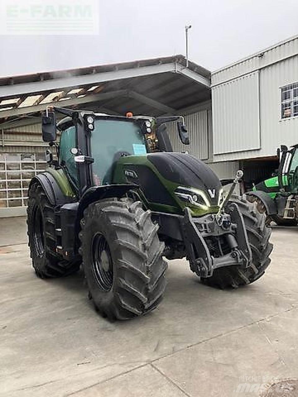 Valtra q305 Tractoren