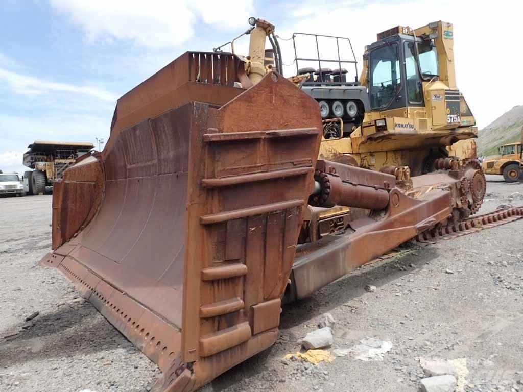 Komatsu D 575 A-3 Rupsdozers
