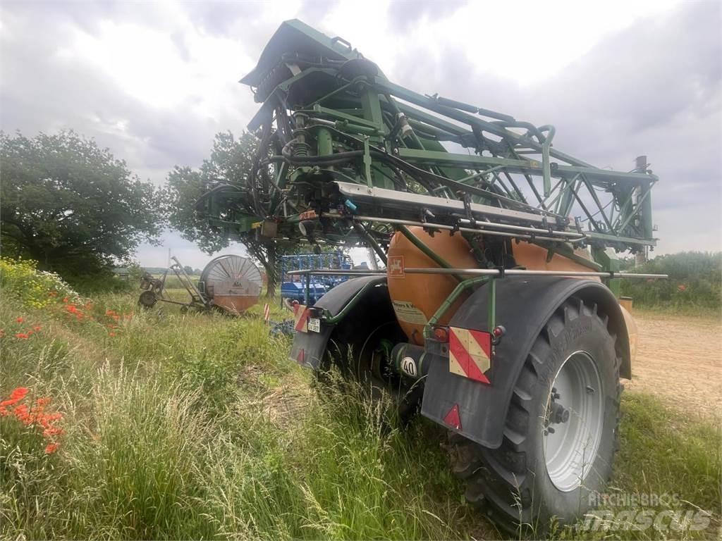 Amazone UX 4200 Getrokken spuitmachines