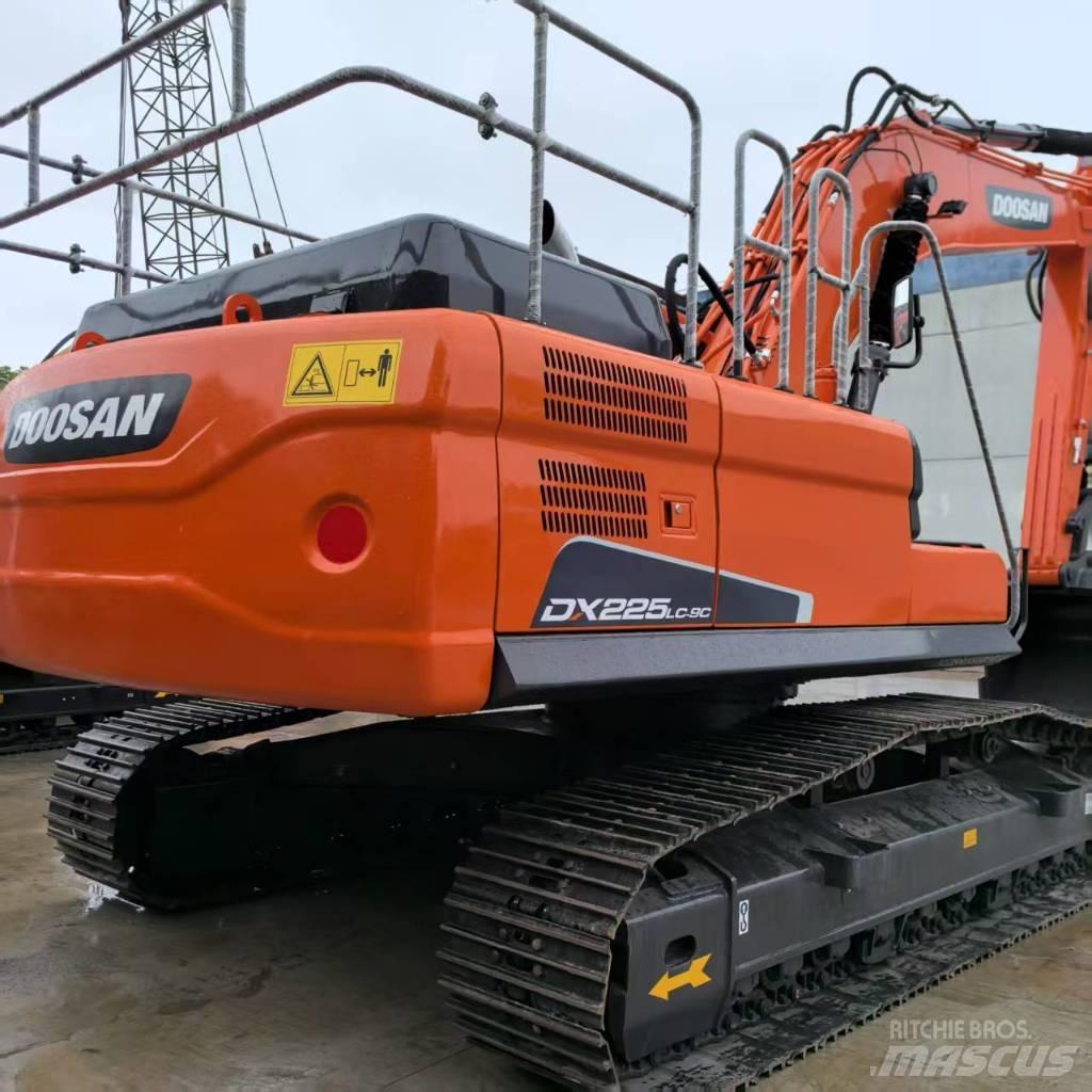 Doosan DX 225 LC Rupsgraafmachines