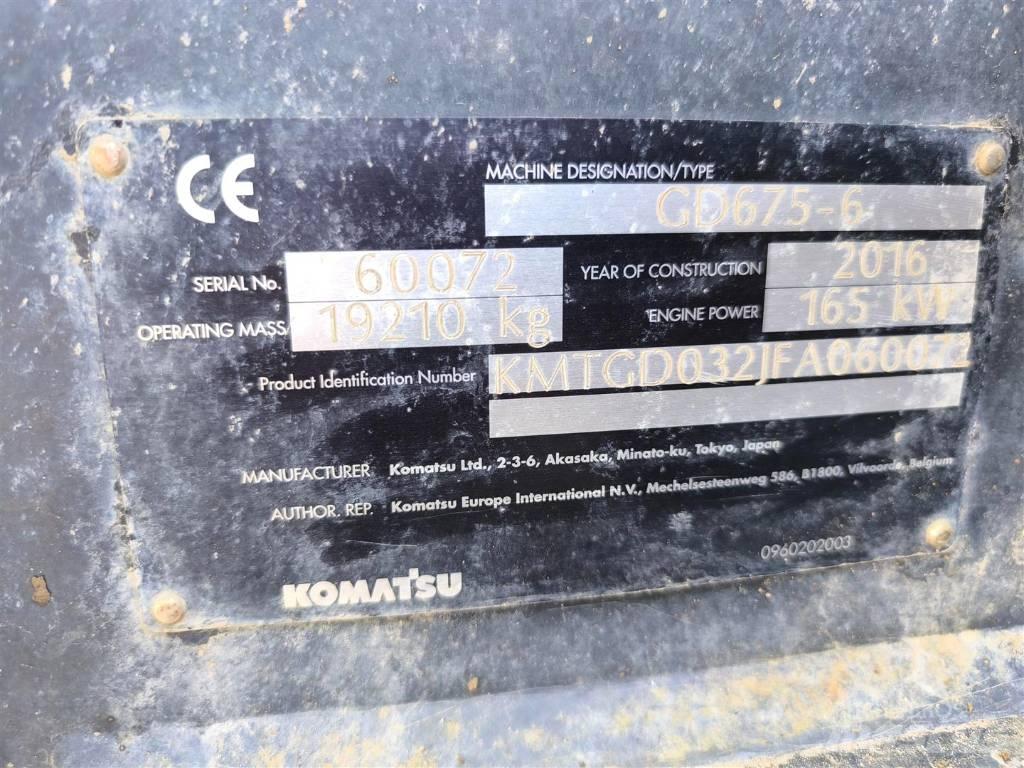 Komatsu GD 675-6 Graders