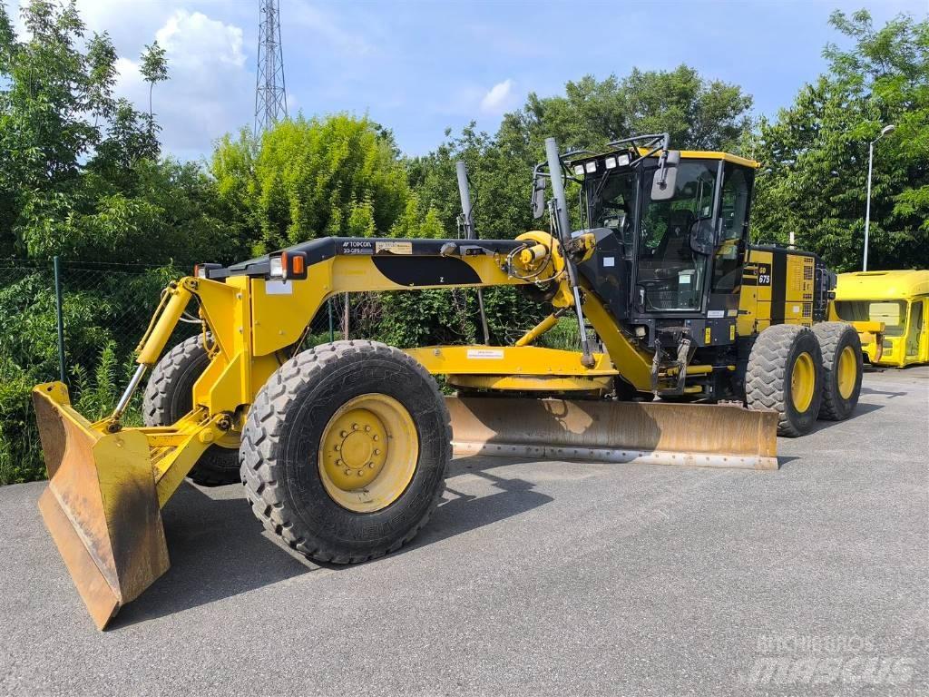 Komatsu GD 675-6 Graders