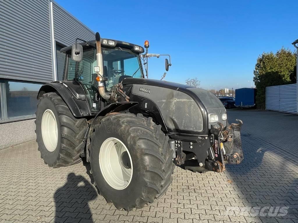 Valtra T151 tractor Tractoren