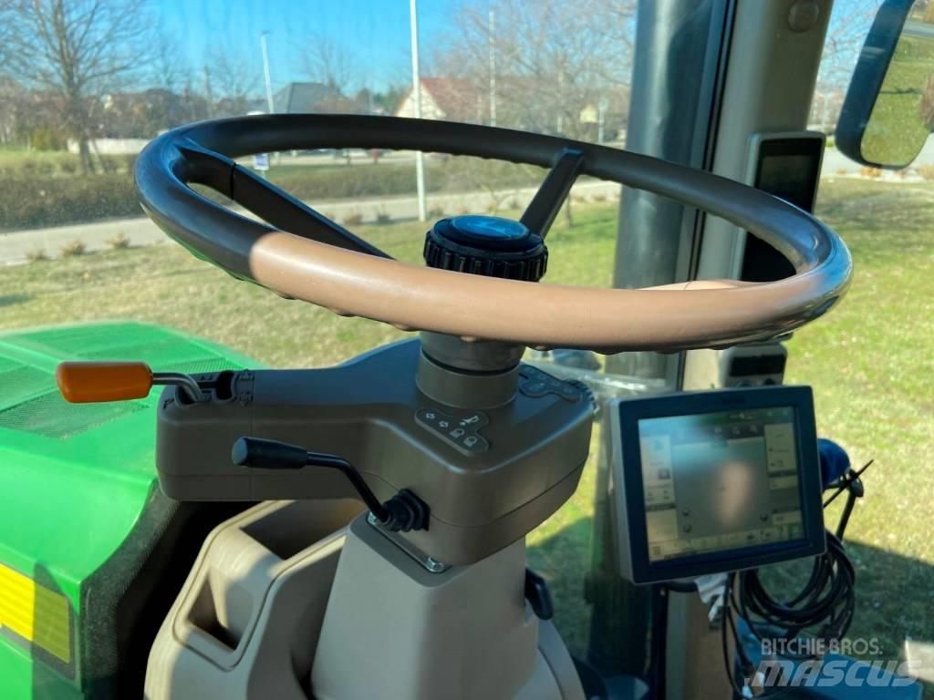 John Deere 7230 R Tractoren
