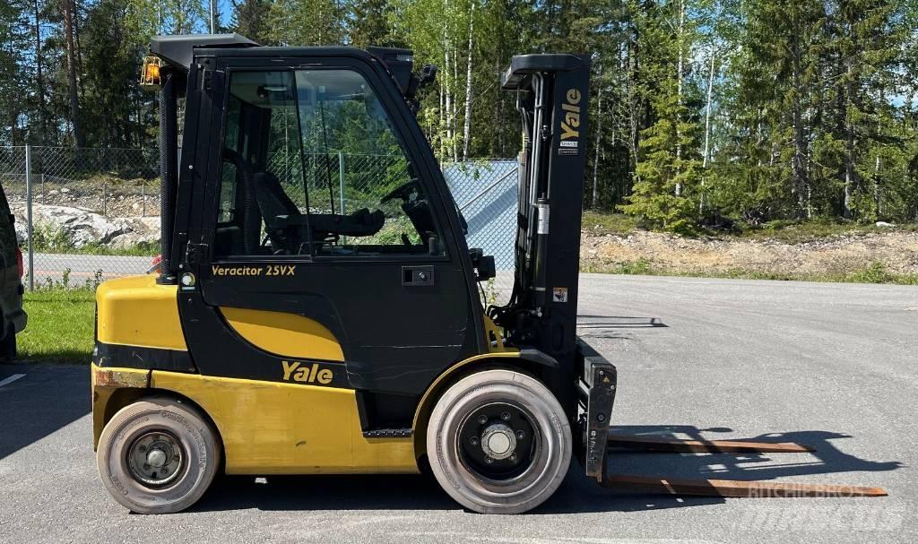Yale GDP 25 VX Diesel heftrucks