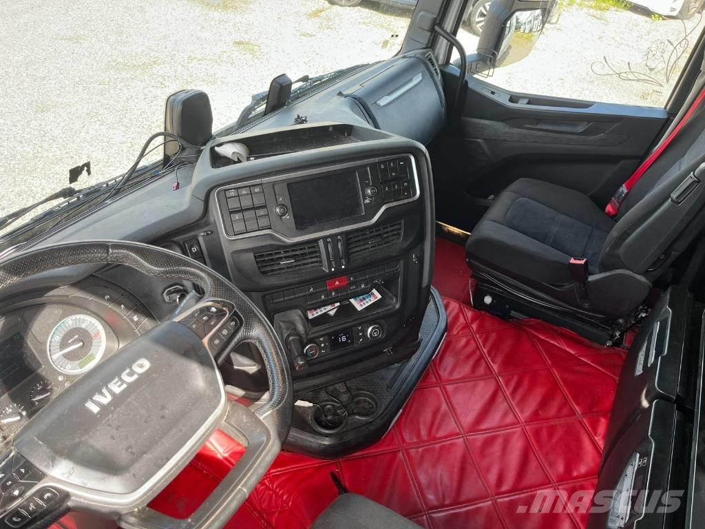 Iveco S-Way 570 Trekkers