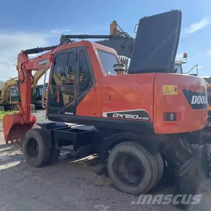 Doosan DX150W Wielgraafmachines