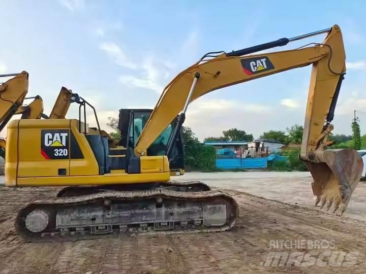 CAT 320 Rupsgraafmachines