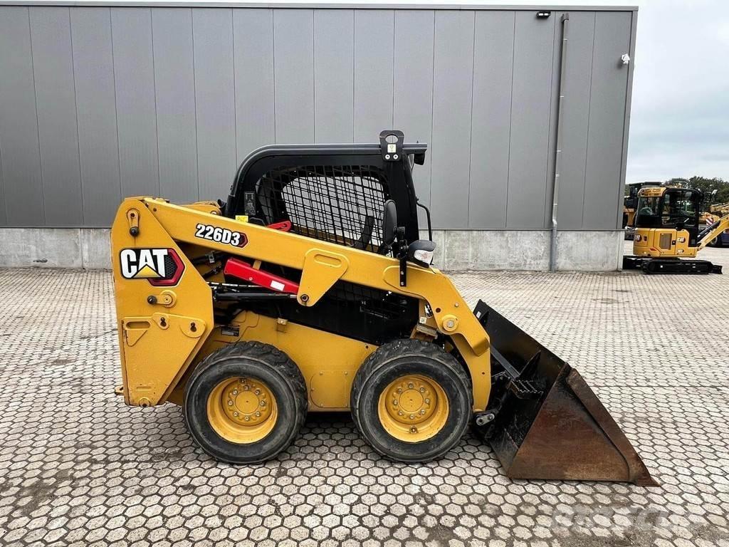 CAT 226D Schrankladers