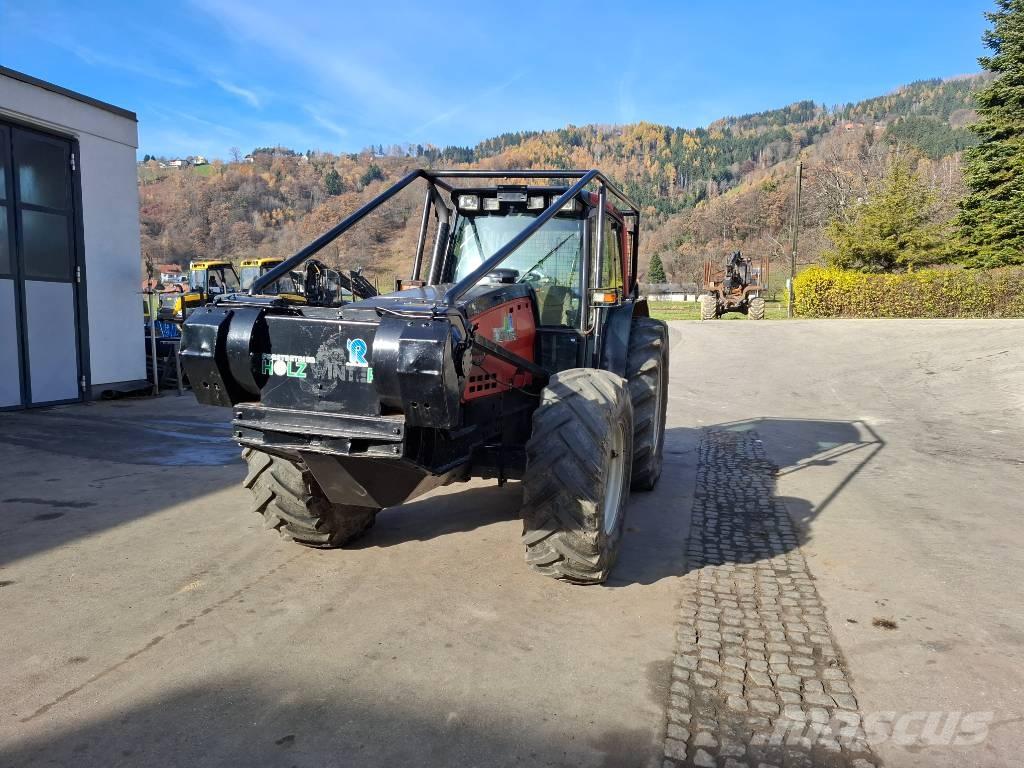 Valtra 8550 Bosbouw tractoren