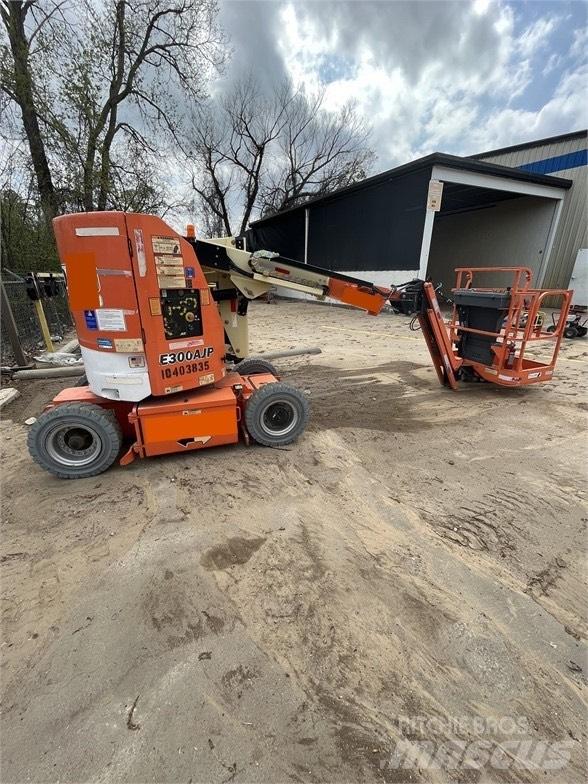 JLG E 300 AJP Schaarhoogwerkers