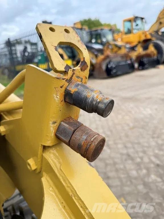 CAT 216B Turbo Schrankladers