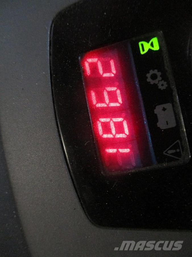 BT LPE 200 Pallettruck met meerij platform