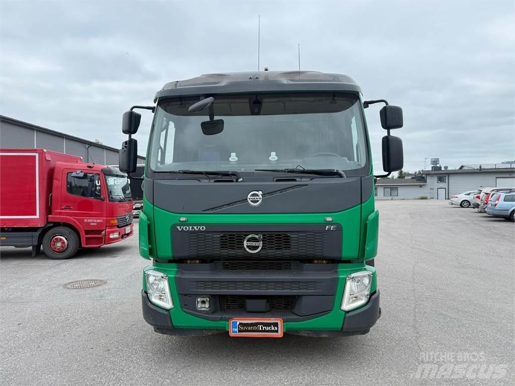 Volvo FE320 6x2*4 Vrachtwagen met containersysteem