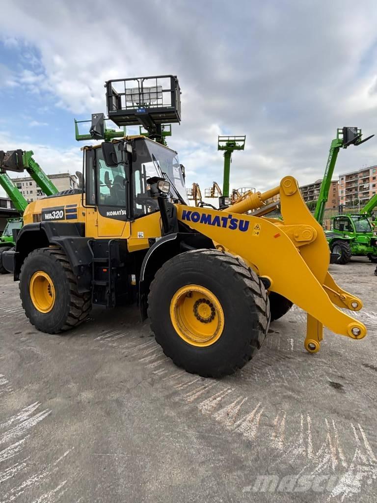 Komatsu WA 320-8 Wielladers
