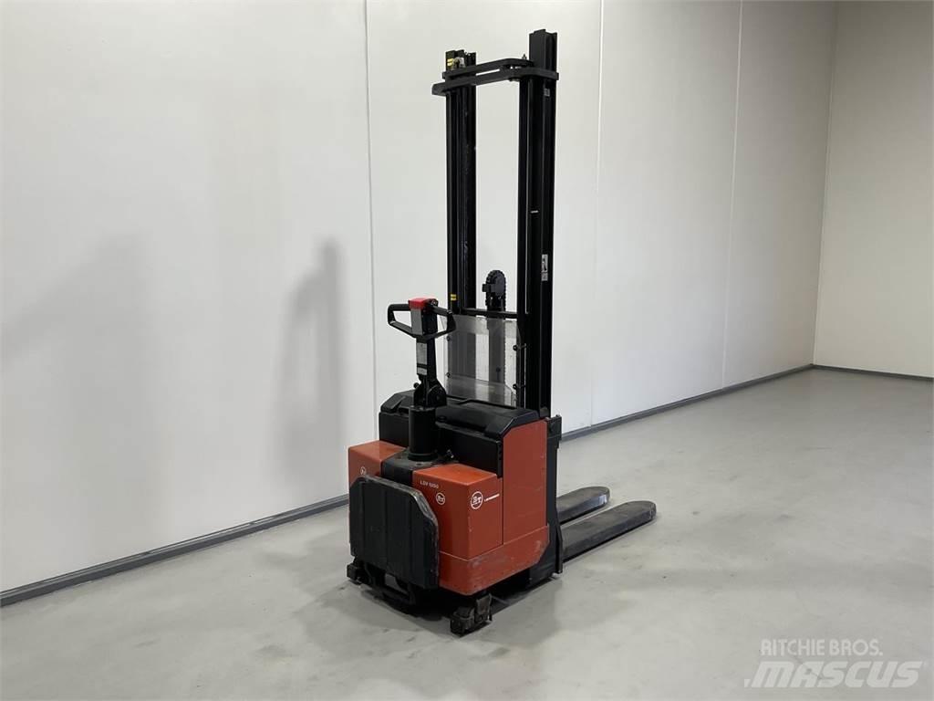 BT LSV 1250/11 Zelfrijdende stapelaars
