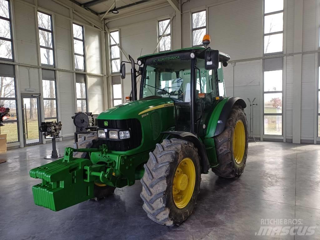 John Deere 5100 R Tractoren